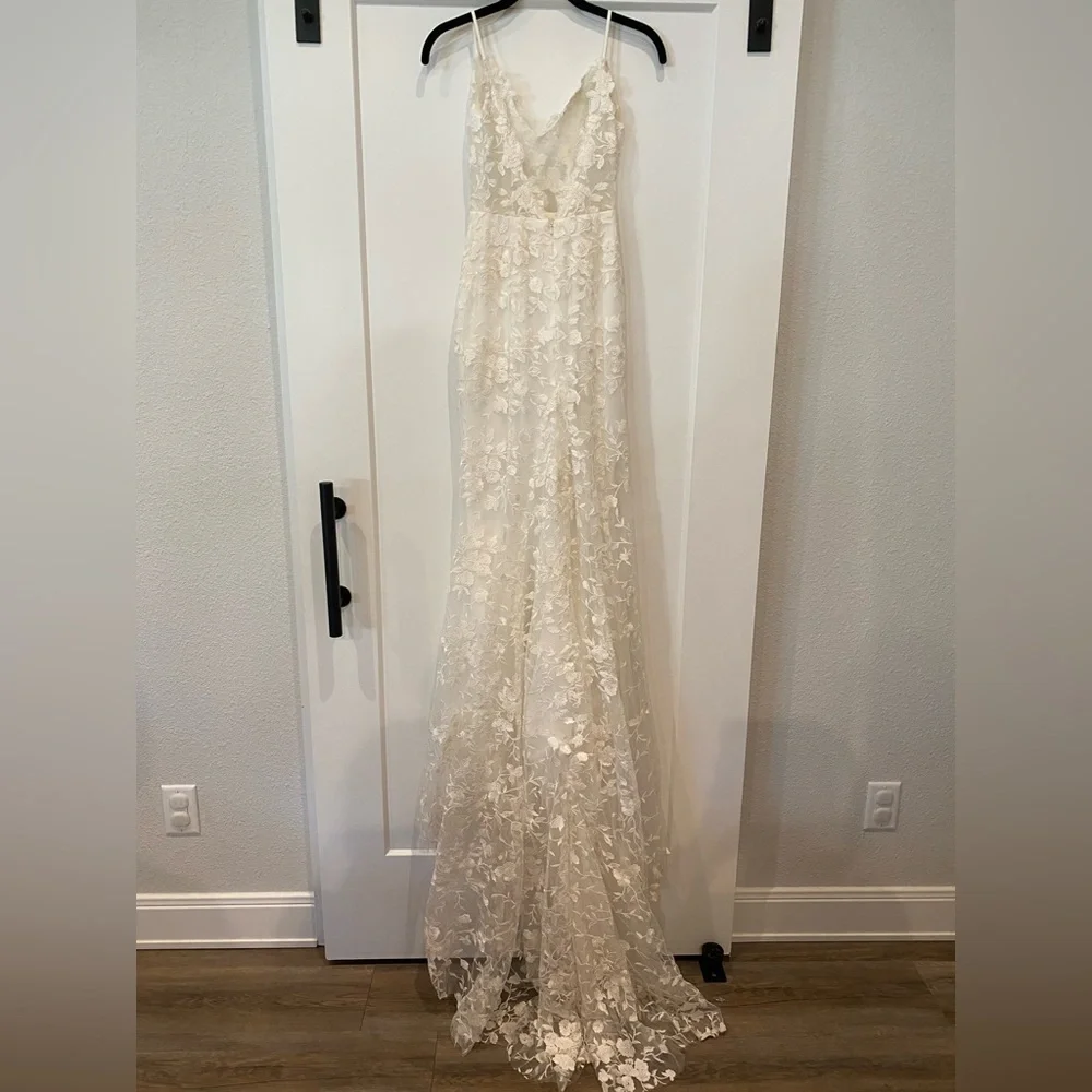 Lovely bride Emmy Mae wedding dress - Picture 4 of 11